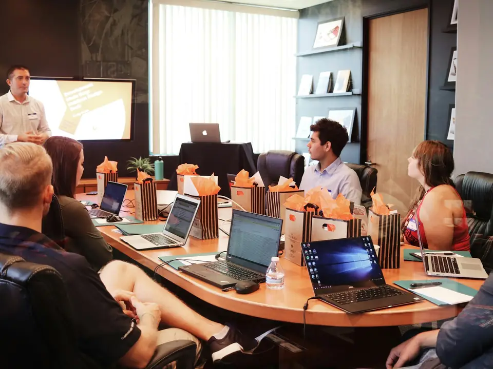 Reunión de trabajo con el equipo